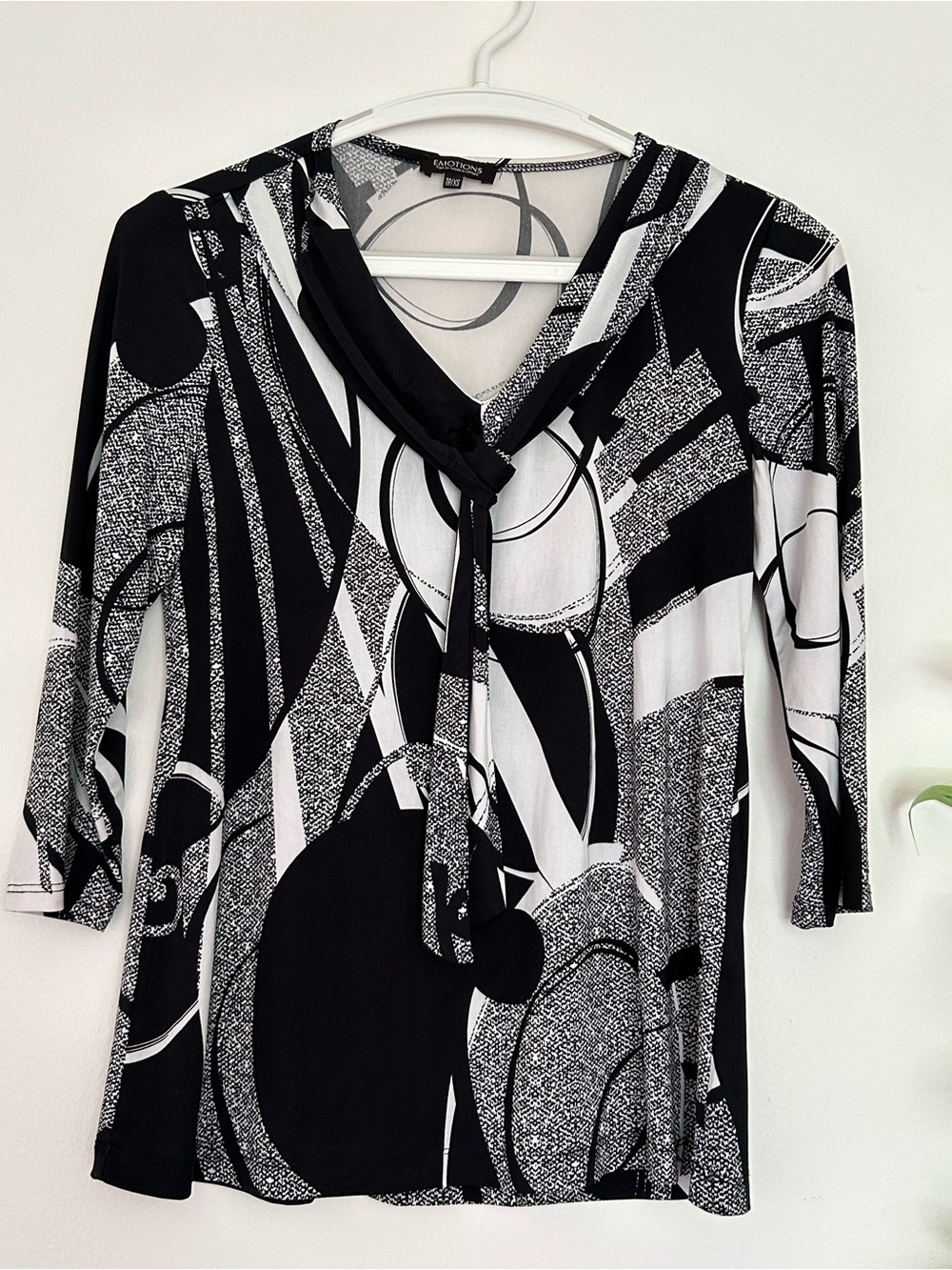 Black & White Abstract Print Tie Neck Top XS